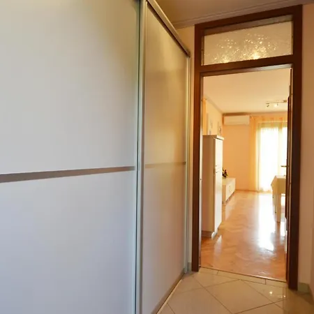 Bernardo Apartment
